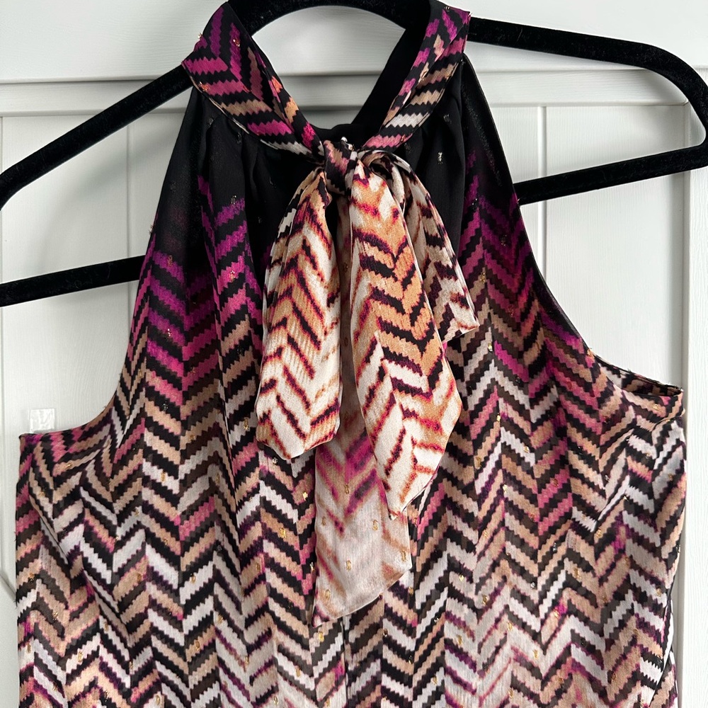 White House Black Market Chevron Tie Neck Blouse Size 0 Sleeveless Multicolor - Picture 6 of 8